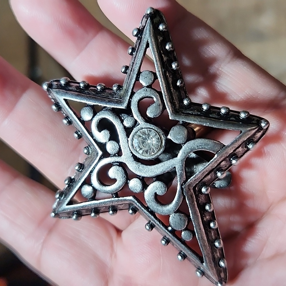 GRACE ADELE Tendril Star Medallion  Silvertone Bag Clip on Bling Detail